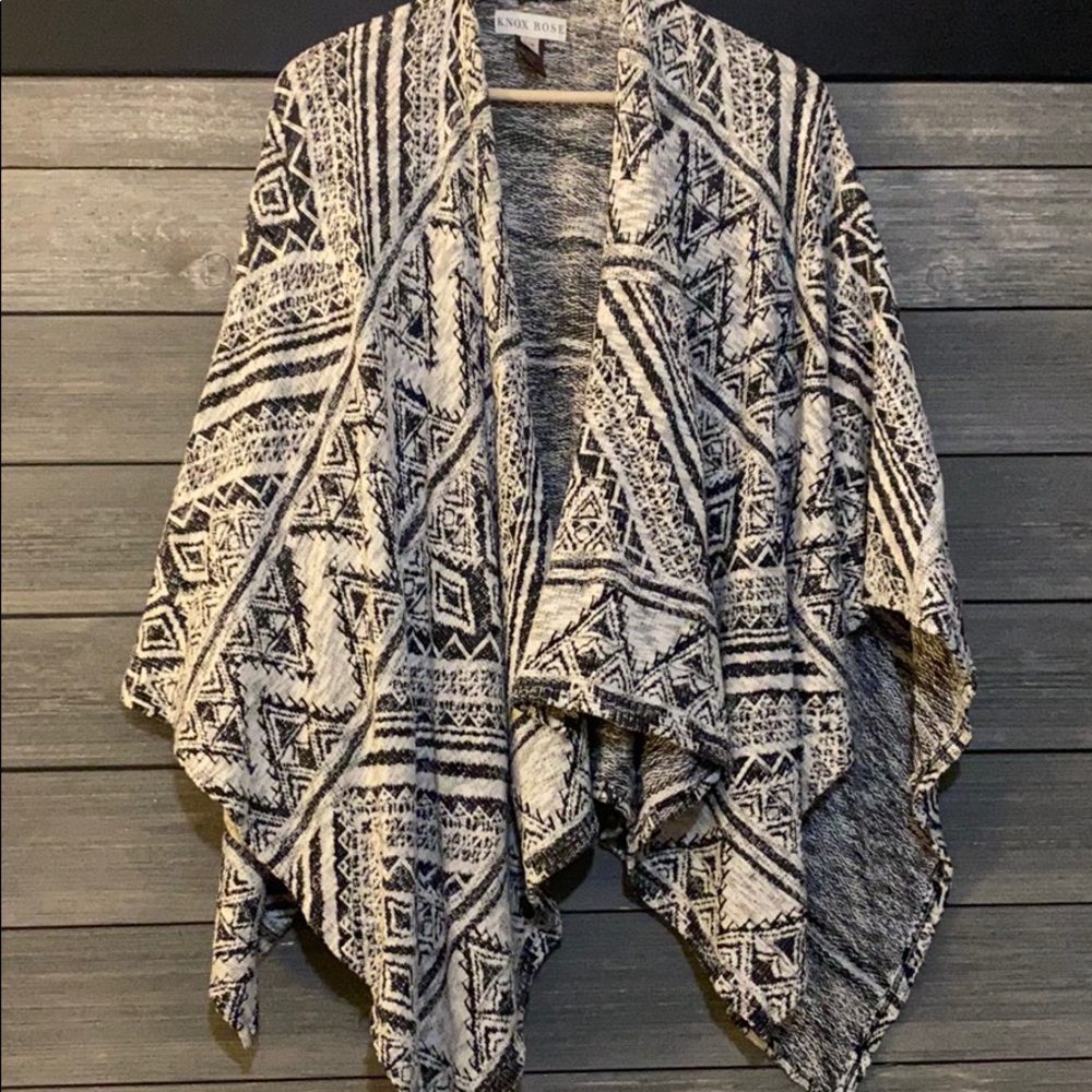 Knox Rose Black & White Shrug